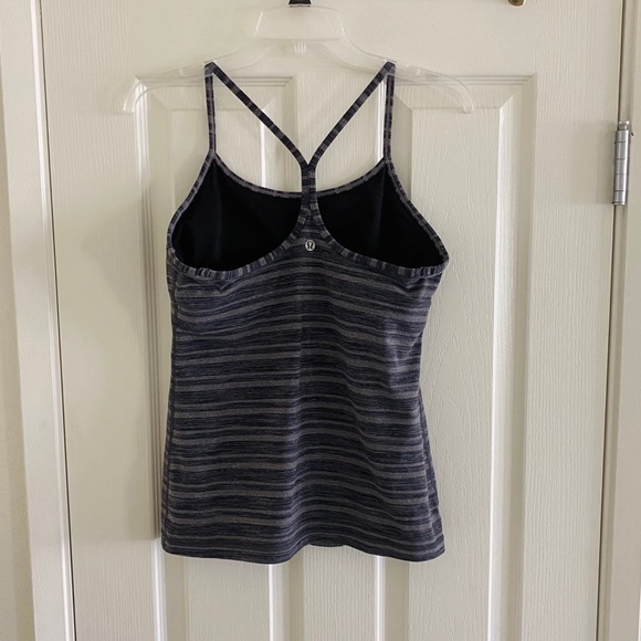 Lululemon Power Y Tank built in bra - Picture 2 of 3
